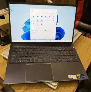 Laptop Dell Vostro 7510 24GB Intel Core i7 SSD 512GB