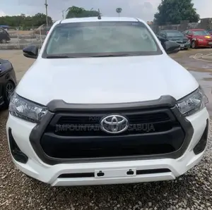 Toyota Hilux 2025 White