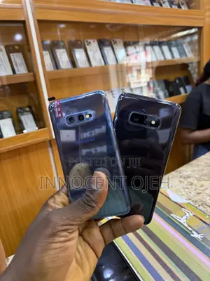 Samsung Galaxy S10e 128 GB Black