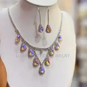 Luxury Crystal Teardrop Necklace Earrings Set – Silver