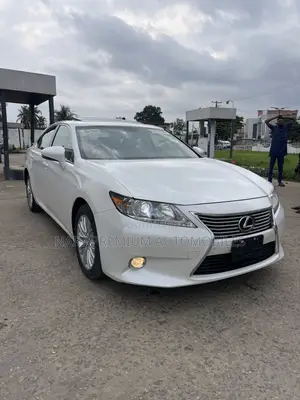 Lexus ES 350 FWD 2013 White