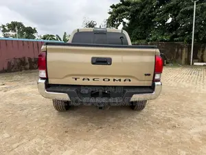 Toyota Tacoma TRD Off Road 2019 Gold