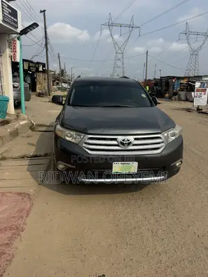 Toyota Highlander Limited 2012 Gray