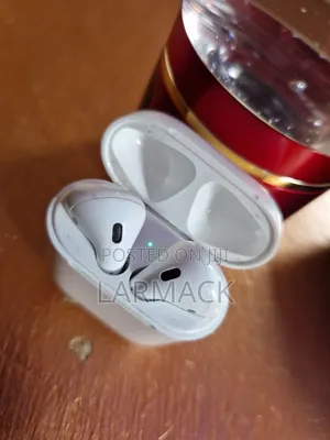 Apple Airpods 1st and 2nd Generation