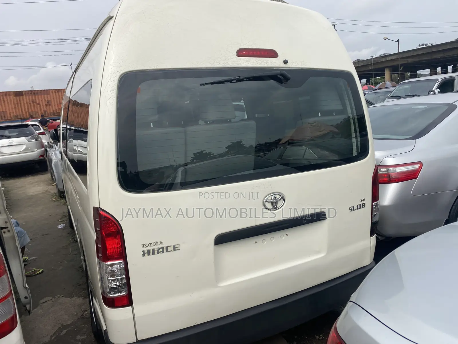 Toyota HiAce 2017 White