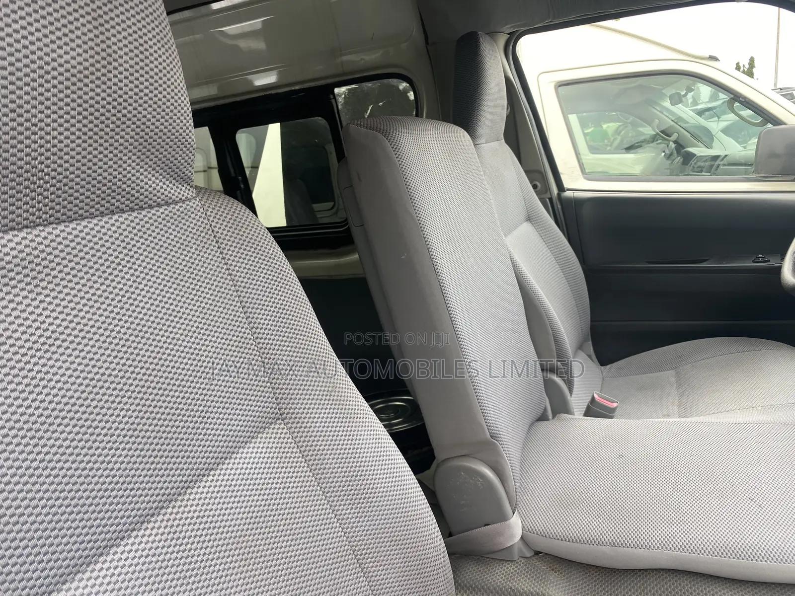 Toyota HiAce 2017 White