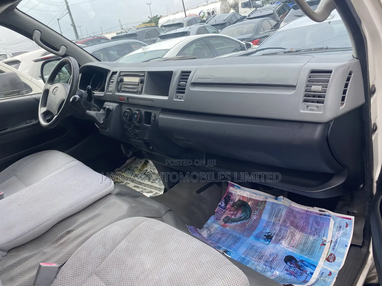 Toyota HiAce 2017 White