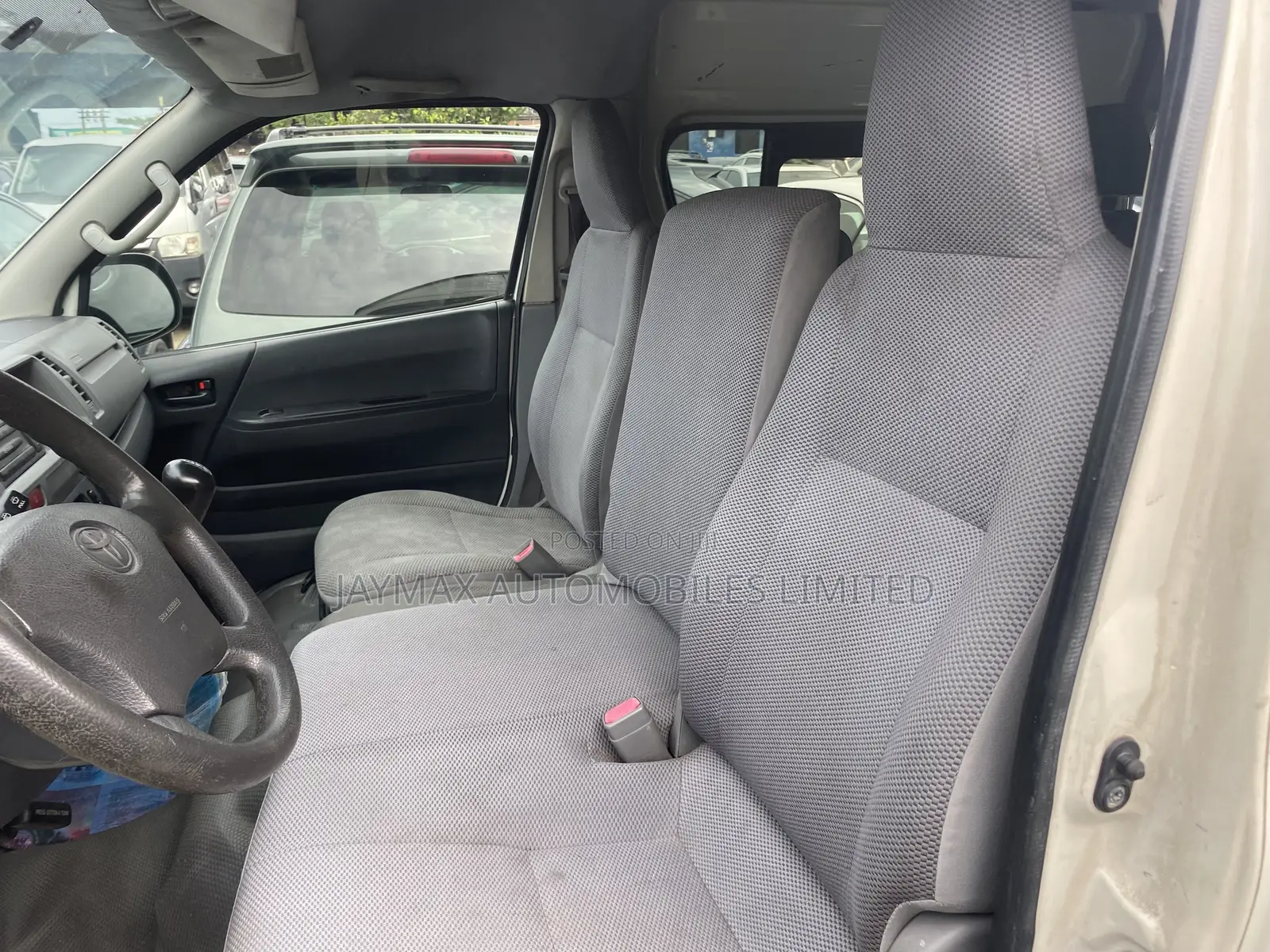 Toyota HiAce 2017 White