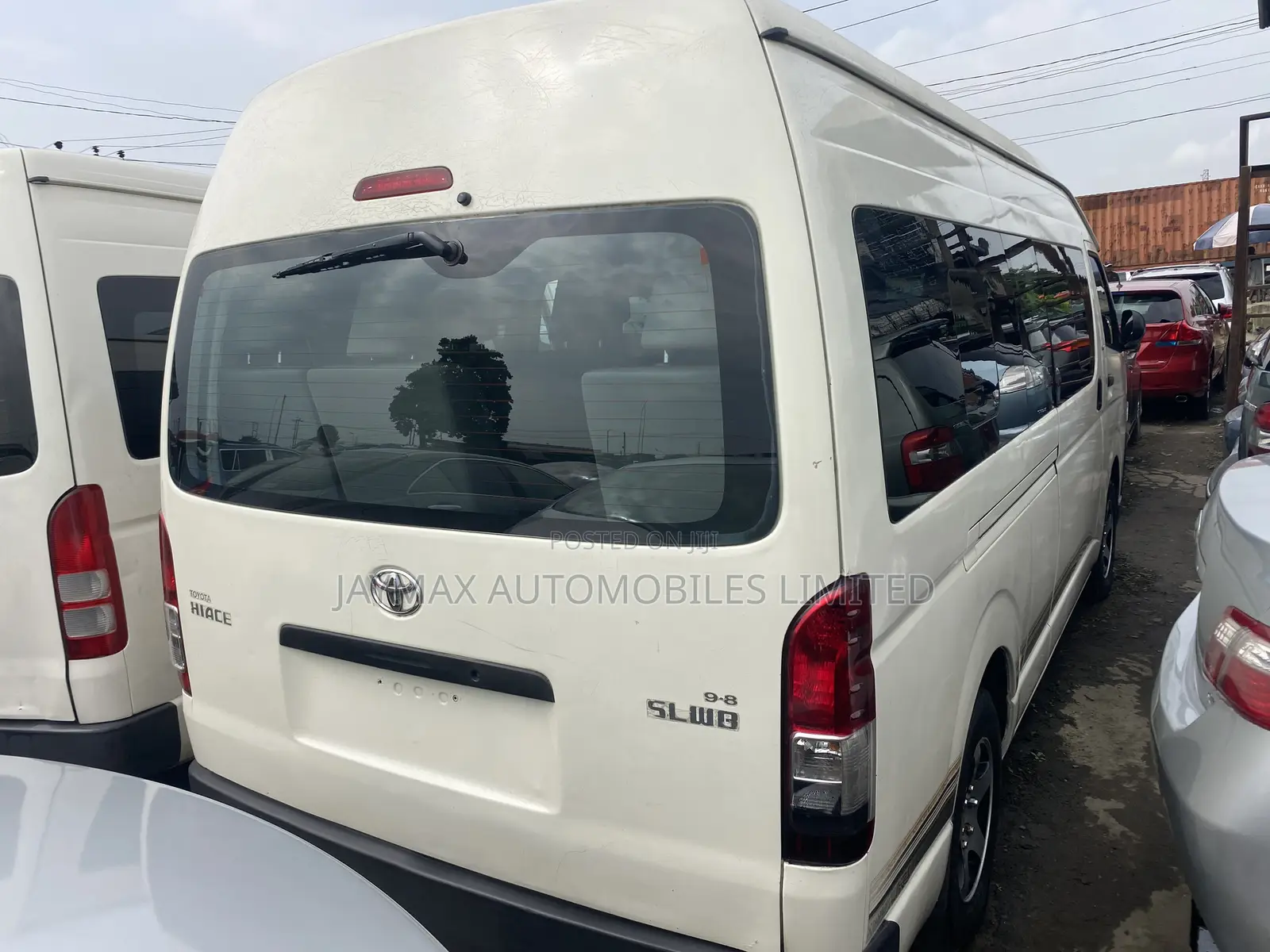 Toyota HiAce 2017 White