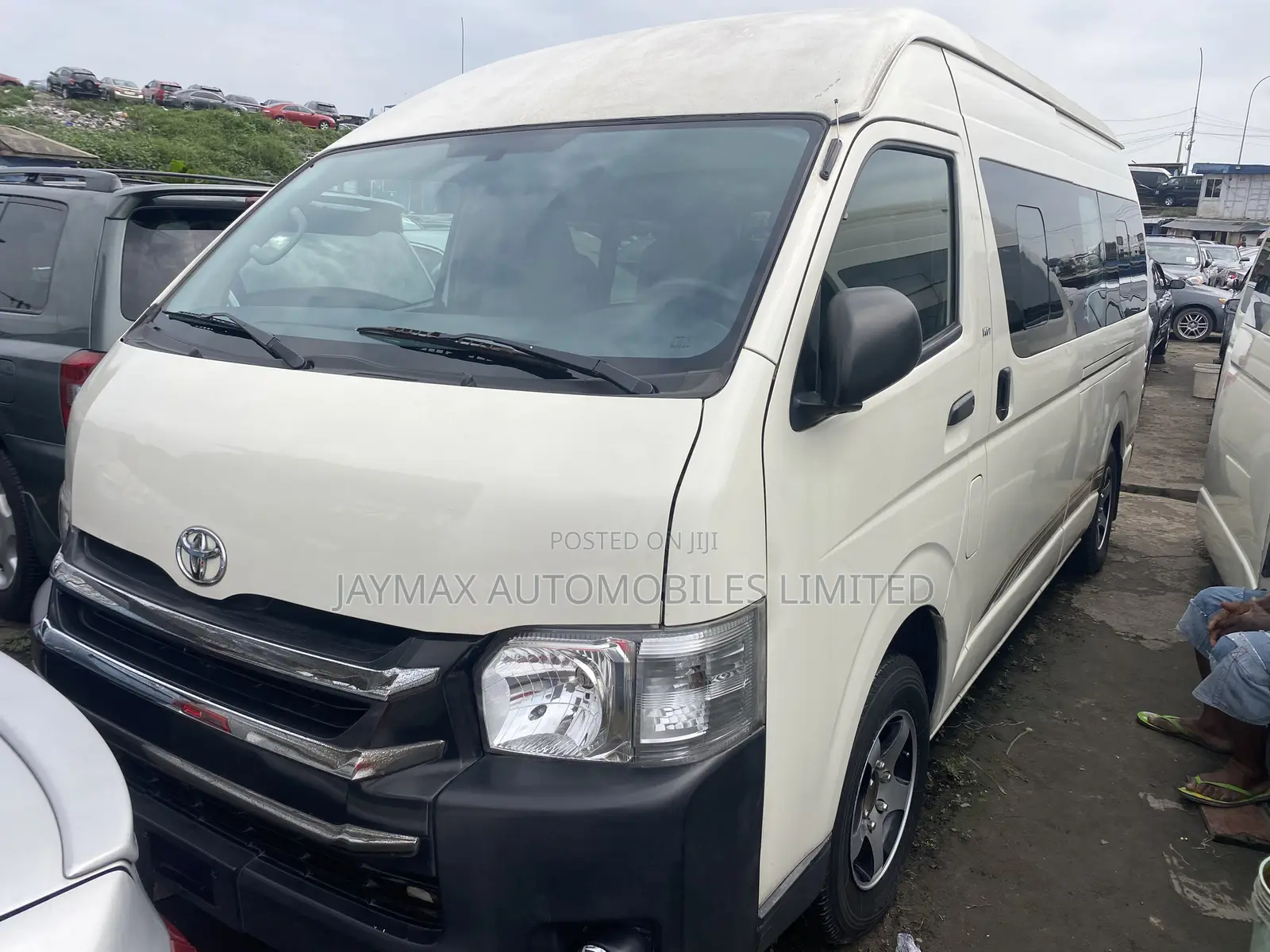 Toyota HiAce 2017 White