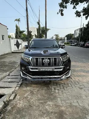 Toyota Land Cruiser Prado 2.7 2023 Black