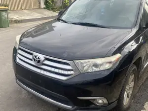 Toyota Highlander 3.5L 4WD 2013 Black