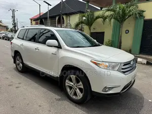 Toyota Highlander Limited 2012 White