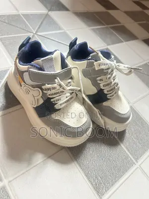 Kids/Children Sneakers Shoe for Sale