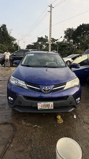 Toyota RAV4 XLE 4dr SUV (2.5L 4cyl 6A) 2015 Blue