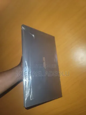 Laptop Asus R558UF 8GB Intel Core i5 HDD+SSD 1T