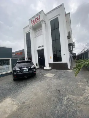 Lounge With 6 Rooms Hotel /Night Club at Ikotun, Restaurant