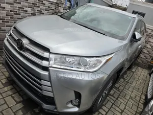 Toyota Highlander 2018 Silver