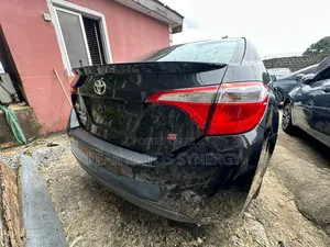 Toyota Corolla 2015 Black