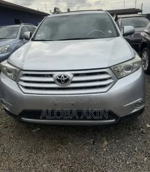 Toyota Highlander 2012 Silver