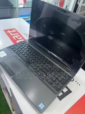 Laptop Dell Latitude 5501 8GB Intel Core i9 SSD 256GB