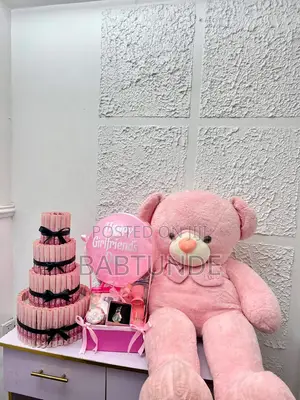 Girlfriend’s Day Surprise