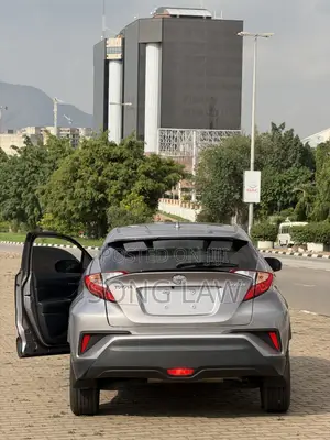 Toyota C-HR 2023 Gray