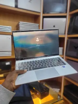 Laptop HP EliteBook 1040 G8 32GB Intel Core i7 SSD 512GB