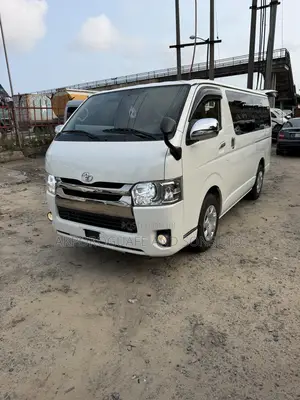 Toyota HiAce 2018 White
