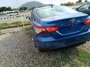 Toyota Camry LE (2.5L 4cyl 8A) 2019 Blue