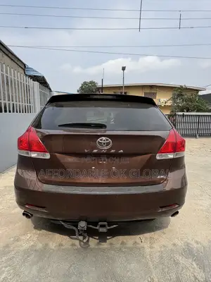 Toyota Venza XLE 2010 Brown