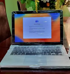 Laptop Apple MacBook Pro 8GB Intel Core i7 HDD 256GB