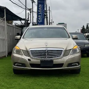 Mercedes-Benz E350 Base 4Matic Sedan AWD (3.5L 6cyl 7A) 2010 Gold