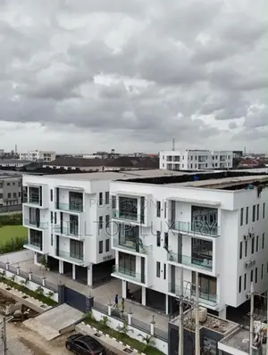 3bdrm Apartment in Lekki Phase 1 for sale