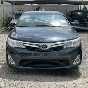 Toyota Camry XLE 4dr Sedan (2.5L 4cyl 6A) 2013 Black
