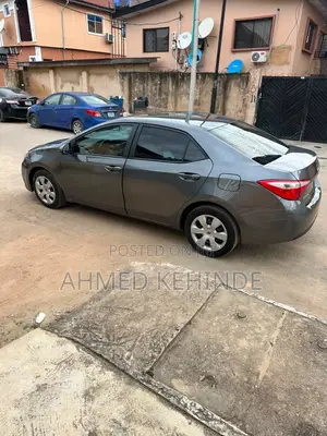 Toyota Corolla LE 4dr Sedan (1.8L 4cyl CVT) 2015 Gray