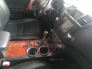 Toyota Highlander 2011 Maroon