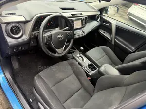 Toyota RAV4 SE 4dr SUV AWD (2.5L 4cyl 6A) 2018 Blue