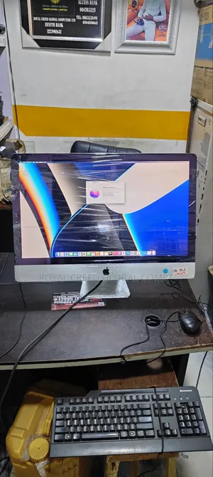 Desktop Computer Apple iMac 8GB Intel Core i5 HDD+SSD 1T