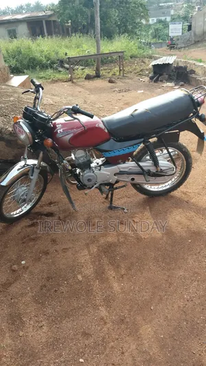 Bajaj Boxer 100 2018 Red