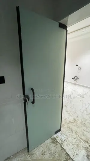 Single Glass Door Fidel