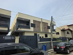 4bdrm Duplex in Maryland Estate for sale