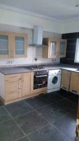 4bdrm Townhouse/Terrace in Abiola Court, Lekki Phase 1 for sale