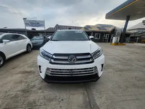 Toyota Highlander XLE V6 4x2 (3.5L 6cyl 6A) 2016 White