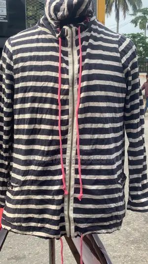 Sweater / Hoddie