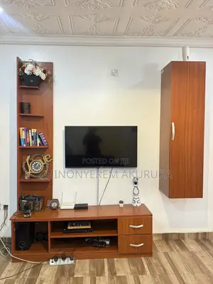 TV Console Nd Shelf Can Fit Up to 55 Inches TV