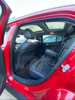 Mercedes-Benz GLA 250 2017 Red