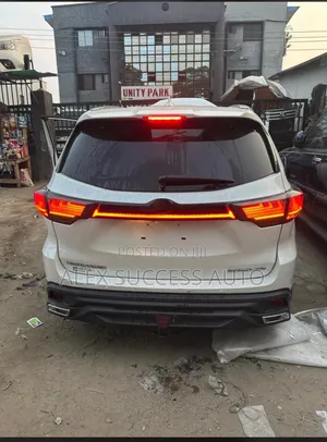 Upgrade Back Light With Chrome Highlander 2015/2018 Available as Seen