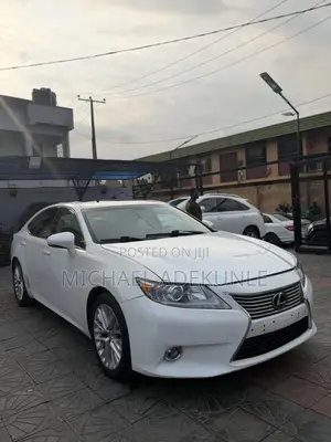 Lexus ES 2013 White