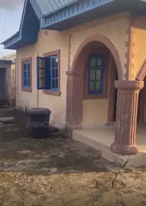 4bdrm Bungalow in Mojisola Alapinna, Ijegun for sale